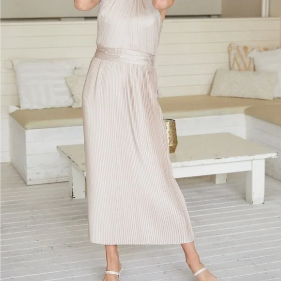 NWT Esther & Co. Luxe Galilee Dress - Picture 4 of 9